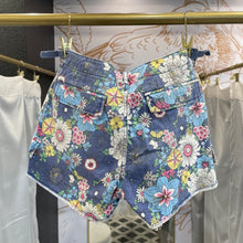 Load image into Gallery viewer, Da-Nang | Women&#39;s Blue Floral Print 100% Cotton Shorts | Size: M
