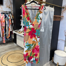 Load image into Gallery viewer, True Destinations | Women&#39;s Tropical Print Tassel Sleeve Dress | Size: XS
