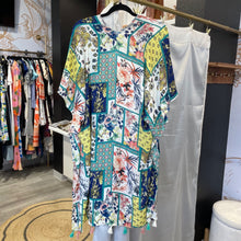 Load image into Gallery viewer, Easel | Women&#39;s Scarf Fringe Open Kimono | Size: M
