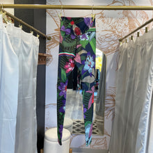Load image into Gallery viewer, Nike | Women&#39;s Colorful Print Leggings | Size: S
