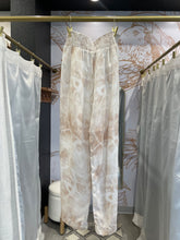 Load image into Gallery viewer, Anthropologie | Women&#39;s Cloth &amp; Stone Cream Pattern Wide Leg Pants | Size: M
