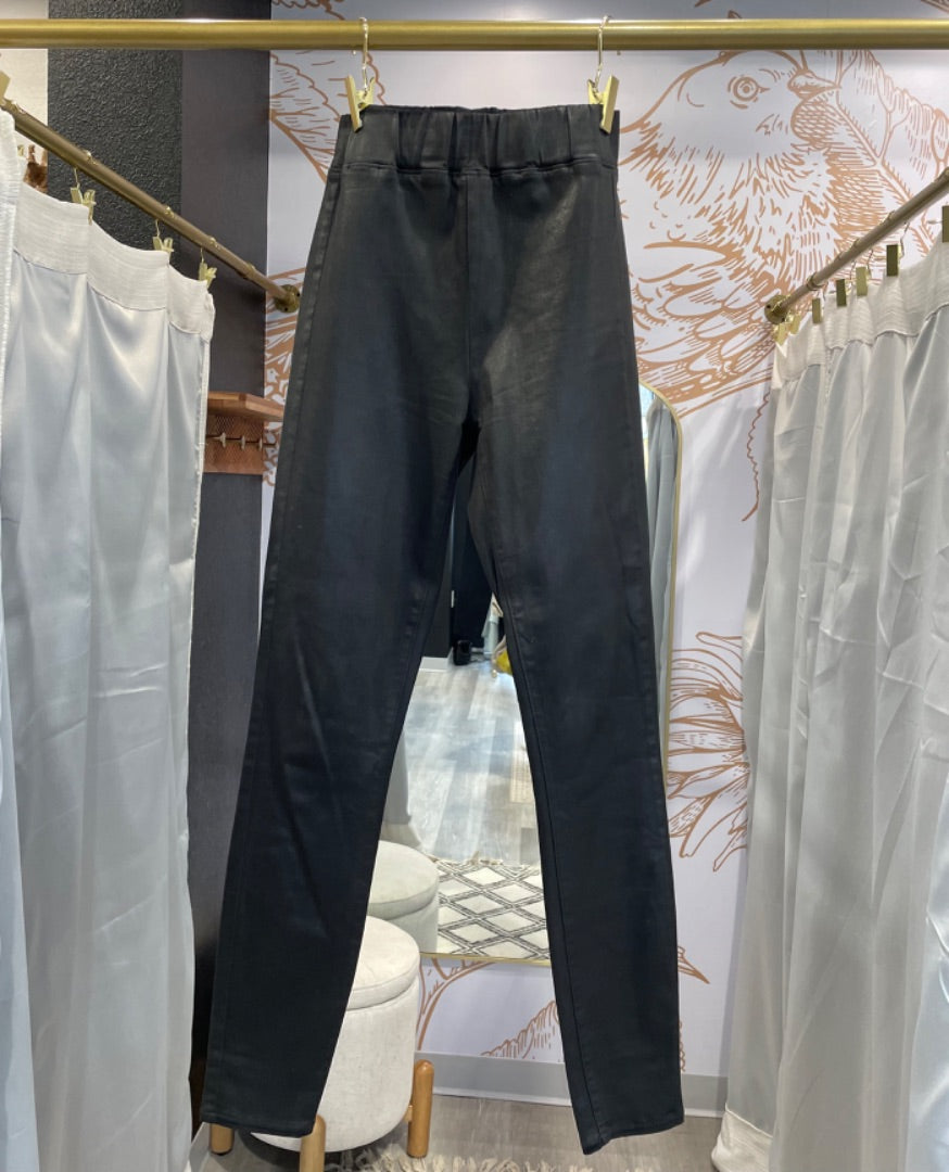 L'Agence | Women's Black Coated Pull On Jeggings | Size: M (Fit is S)