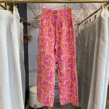Load image into Gallery viewer, Sincerely Jules | Women&#39;s Pink and Orange Floral Print Pants | SIze: L
