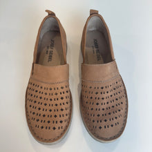 Load image into Gallery viewer, Josef Seibel | Women&#39;s Brown Sofie 27 | Size: 38
