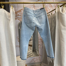 Load image into Gallery viewer, Citizens of Humanity | Women&#39;s Light Wash Blue Denim Emerson Crop Slim Boyfriend Jeans | Size: 25

