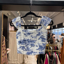 Load image into Gallery viewer, Abercrombie &amp; Fitch | Women&#39;s White and Blue Floral Print Top | Size: XXS
