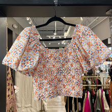 Load image into Gallery viewer, Anthropologie | Women&#39;s Floral Print Dolan Cropped Top | Size: XXS
