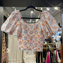 Load image into Gallery viewer, Anthropologie | Women&#39;s Floral Print Dolan Cropped Top | Size: XXS
