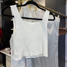 Load image into Gallery viewer, Seraphine | Women&#39;s Cream Ribbed Button Front Crop Tank | Size: 4
