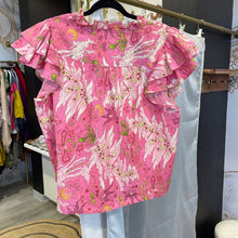 Load image into Gallery viewer, Jennifer &amp; Grace | Women's Pink Tropical Print Flutter Sleeve Top | Size: XL
