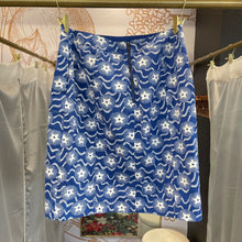 Load image into Gallery viewer, Boden | Women&#39;s Blue and Cream Star Print Skirt | Size: 4L
