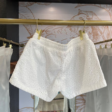 Load image into Gallery viewer, Lilly Pulitzer | Women's White Lasercut Drawstring Shorts | Size: XS
