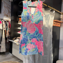 Load image into Gallery viewer, Lilly Pulitzer | Women's Light Blue and Pink Cap Sleeve Dress | Size: XS
