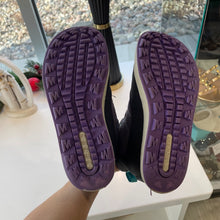 Load image into Gallery viewer, Merrell | Girl's Black and Purple Snow Bank Waterproof Boots | Sie: 4Y
