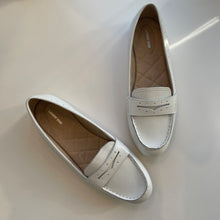 Load image into Gallery viewer, Lands' End | Women's White Loafers | Size: 9.5
