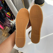 Load image into Gallery viewer, Saludos | Women's Gold Leather Strap Espadrille Sandal | Size: 8.5
