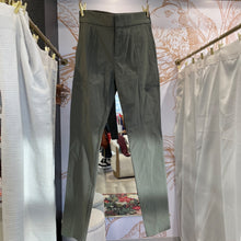 Load image into Gallery viewer, Athleta | Women's Wander Skinny Stash Pant | Size: 2
