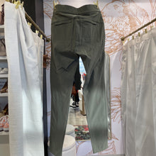 Load image into Gallery viewer, Athleta | Women's Wander Skinny Stash Pant | Size: 2
