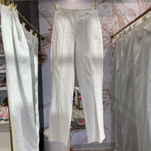 Load image into Gallery viewer, Athleta | Women's Cream Seam Leg Pants | Size: 6T
