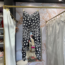 Load image into Gallery viewer, Parker | Women's Black and Cream Pattern Crop Cinch Pants | Size: 0
