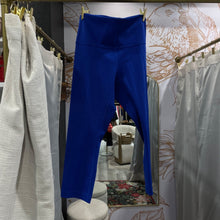 Load image into Gallery viewer, Lululemon | Women's Blue Crop Tights | Size: 8
