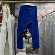 Load image into Gallery viewer, Lululemon | Women's Blue Crop Tights | Size: 8
