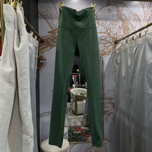 Load image into Gallery viewer, Lululemon | Women's Green Wunder Train High Rise Tight | Size: 4

