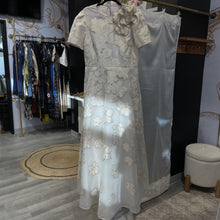 Load image into Gallery viewer, Teri John | Women's Cream and Gold Foral Formal Dress | Size: 12
