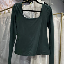 Load image into Gallery viewer, Rae Mode | Women's Green Long Sleeve Top  | Size: L
