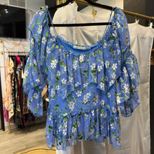 Load image into Gallery viewer, Alice + Olivia | Women's Blue Floral Print Tier Top | Size: XS
