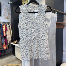 Load image into Gallery viewer, Anthropologie | Women's Holding Horses Floral Print Sleeveless Top | Size: 4
