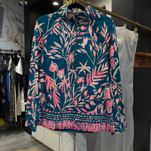 Load image into Gallery viewer, Lily Pulitzer | Women's Turquoise and Pink Floral Print Pull Over Top | Size: M

