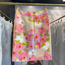 Load image into Gallery viewer, J. Crew | Women's Pink Floral Print Pencil Skirt | Size: 6
