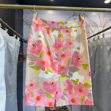 Load image into Gallery viewer, J. Crew | Women's Pink Floral Print Pencil Skirt | Size: 6
