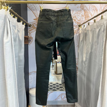 Load image into Gallery viewer, Bevy Flog | Women&#39;s Shely Green Vegan w/ Rose Gold Tie | Size: 25
