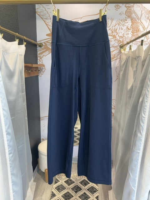 Lululemon | Women's Navy Blue Align Wide Leg Crop 23