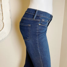 Load image into Gallery viewer, Frame | Women&#39;s Dark Wash Le Skinny de Jeanne Columbia Road | Size: 25
