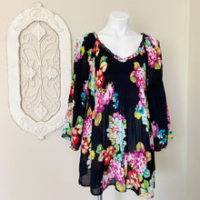 Load image into Gallery viewer, Spense | Women&#39;s Black and Floral Print Sheer Three Quarter Sleeve Tunic Top | Size: 1X
