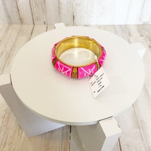 Load image into Gallery viewer, Women&#39;s Pink Resin &amp; Brass Oval Bangle
