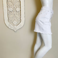 Load image into Gallery viewer, Utnisan | Women&#39;s White Raw Hem Denim Mini Skirt | Size: L
