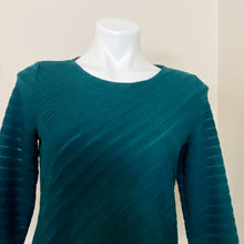 Load image into Gallery viewer, Chico&#39;s | Womens Green Travelers Asymmetrical Top | Size: 2
