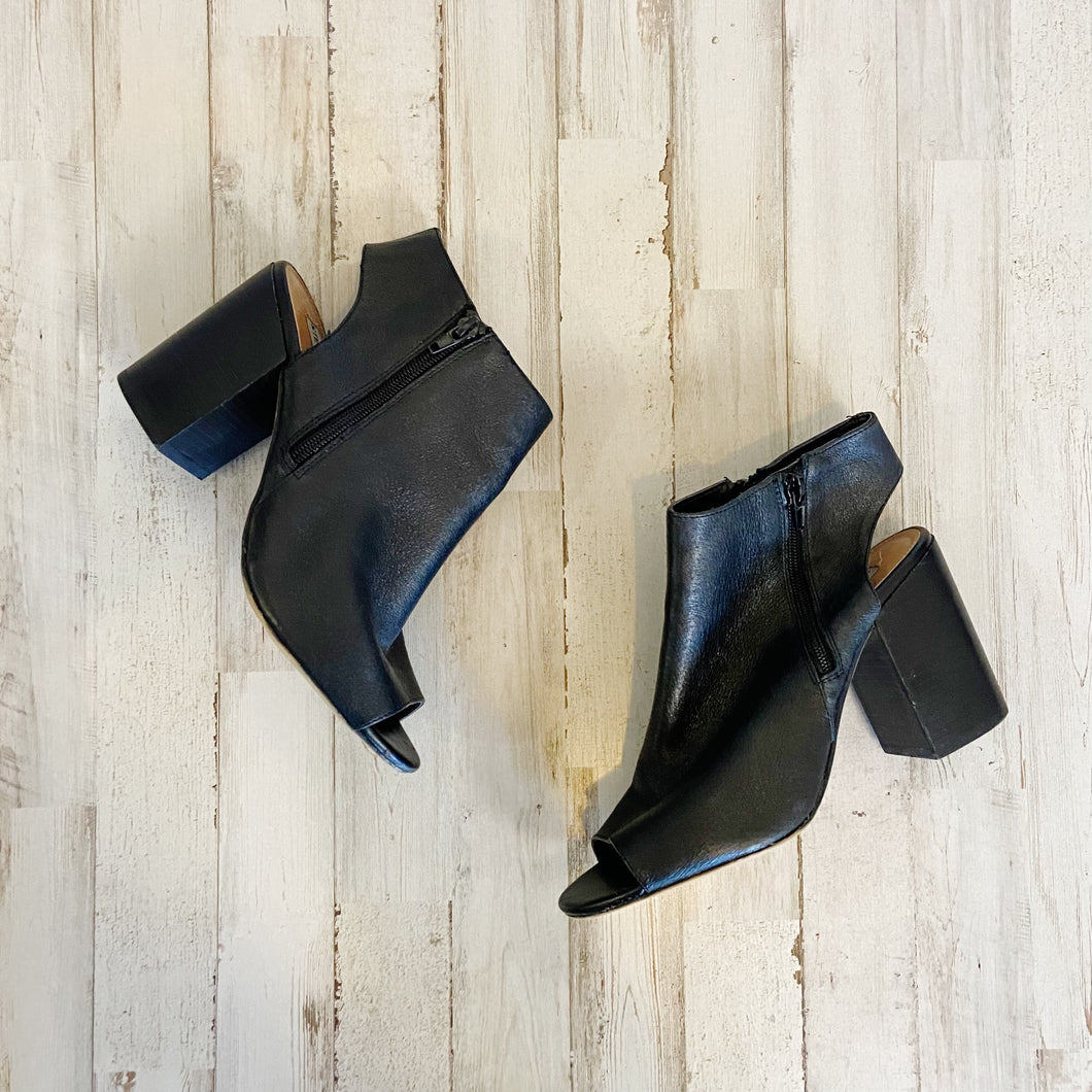 Steve Maddison | Womens Black Leather Open Toe Block Heel Bootie | Size: 8.5