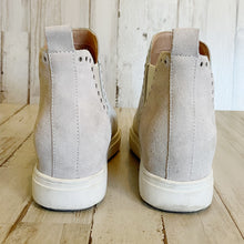 Load image into Gallery viewer, Chelsea &amp; Violet | Womens Gray Milo Wedge Sneaker | Size: 7.5
