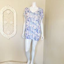 Load image into Gallery viewer, Anthropologie | Womens Akemi &amp; Kin Purple Print Short Sleeve Knit Top | Size: XS
