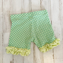 Load image into Gallery viewer, Matilda Jane | Girls Green Polka Dot Ruffle Shorts | Size: 4
