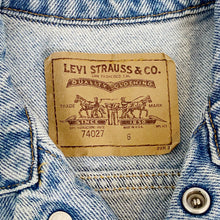 Load image into Gallery viewer, Levi Strauss | Childrens Vintage Blue Denim Orange Tab Snap Jean Jacket | Size: 6
