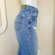 Load image into Gallery viewer, Tommy Hilfiger | Womens Vintage Y2K Blue Distressed Boyfriend Jeans | Size: 6

