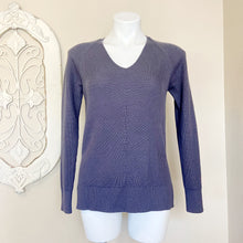 Load image into Gallery viewer, Athleta | Women&#39;s Light Purple Merino Wool Blend Long Sleeved Sweater | Size: XXS
