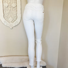 Load image into Gallery viewer, White House Black Market | Women&#39;s White Skinny Ankle &quot;The Sculpt&quot; Ankle Jeans | Size: 0
