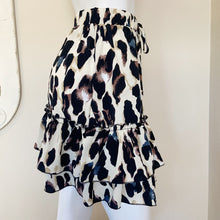 Load image into Gallery viewer, Womens&#39; Leopard Print Tier Skirt | Size: L
